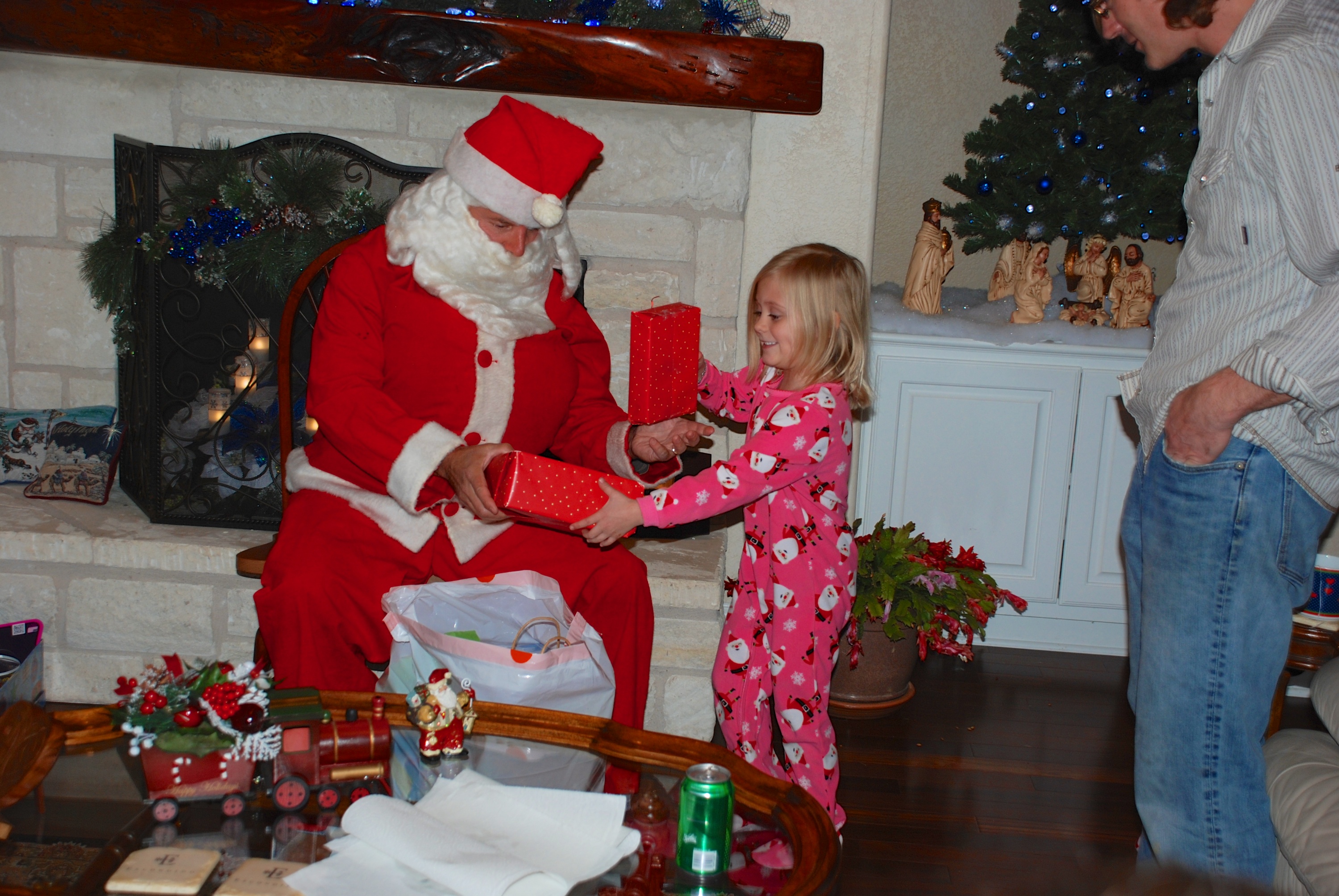 2013-12-23 21-11-08 Hildebrand Christmas.jpg